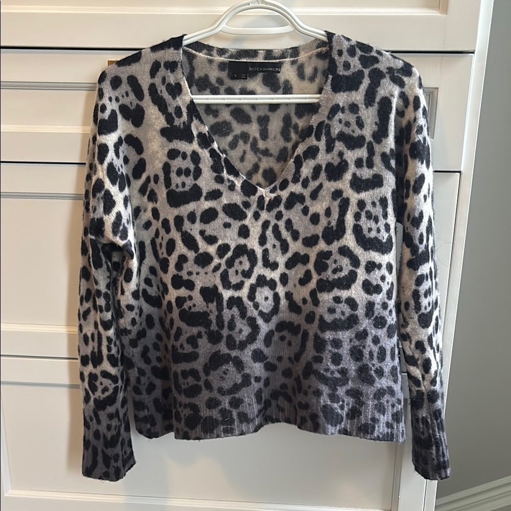 360 Cashmere Gray and Black Animal Print V-Neck Sweater